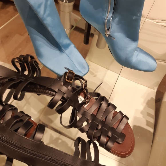 LEATHER BLACK SANDAL - Picture 2 of 2